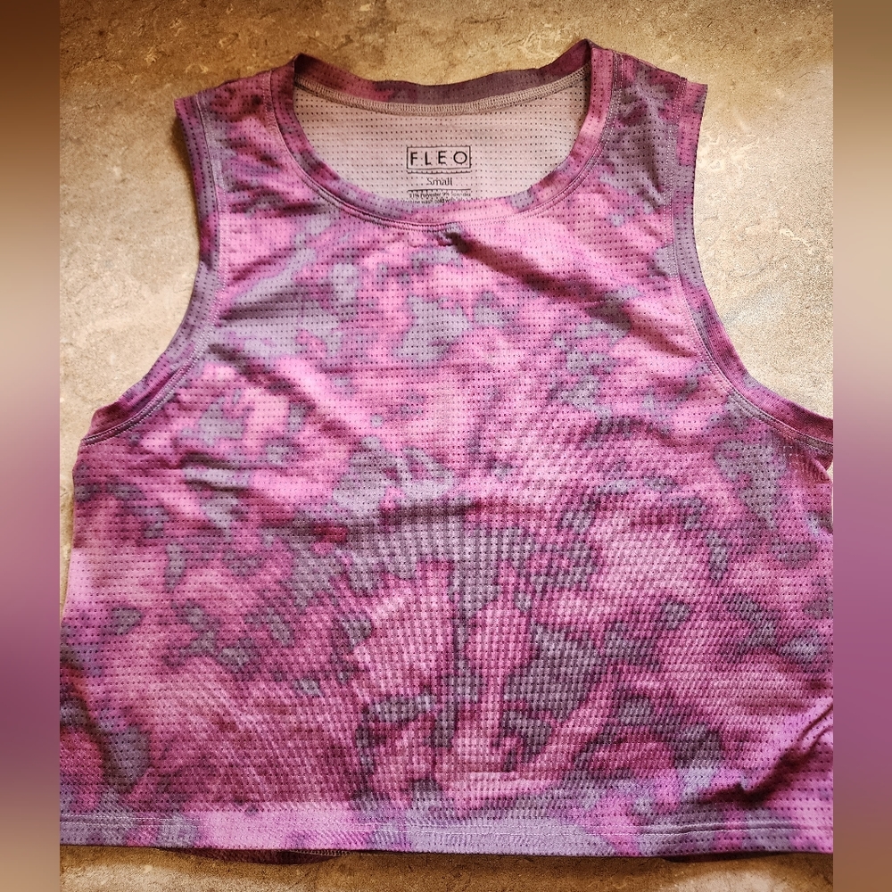 Fleo Muscle Crop Shirt